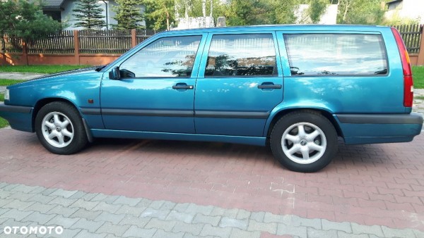 904104837_1_1080x720_import-super-klasyk-benzyna-20-turbo-180-km-oryginal-niski-przebieg-zawiercie_rev002.jpg