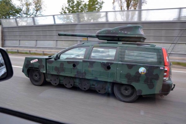 Volvo-V70-Transformed-Into-A-Street-going-Tank-image-1.jpg