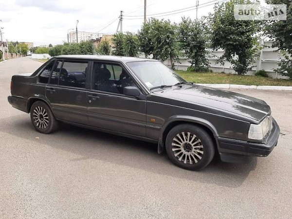 volvo_940__288404148fx.jpg