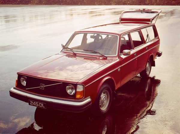 Box_1974_Volvo_245DL.jpeg