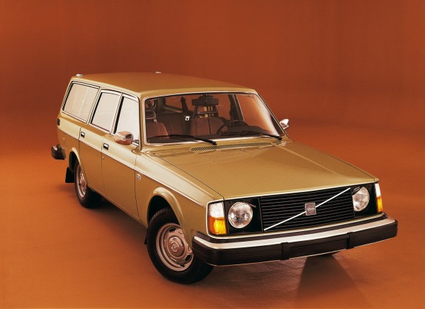 07-volvo-245-1975.jpg