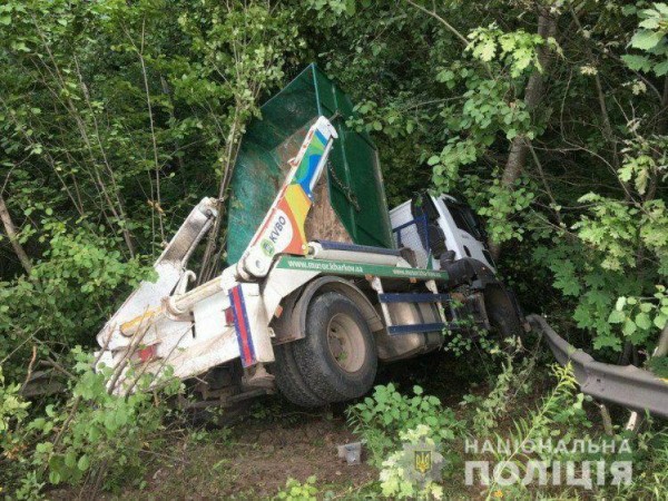 volvo -crash-2.jpg