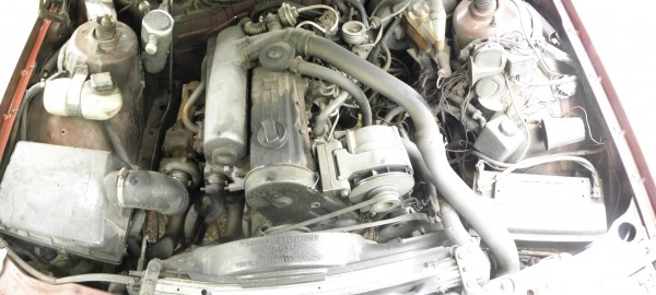 pod_kapotom_volvo760_2.jpg