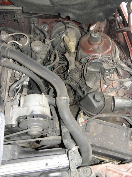 pod_kapotom_volvo760_1.jpg