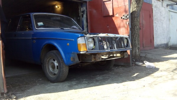 volvo__244_dl_with_2_1_engine_heater_1976_1_lgw.jpg