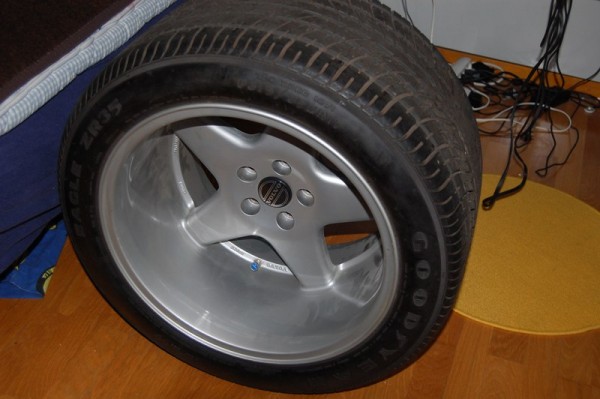e-tVKwutca8.jpg