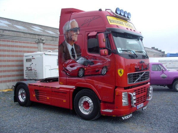 ferrari.jpg