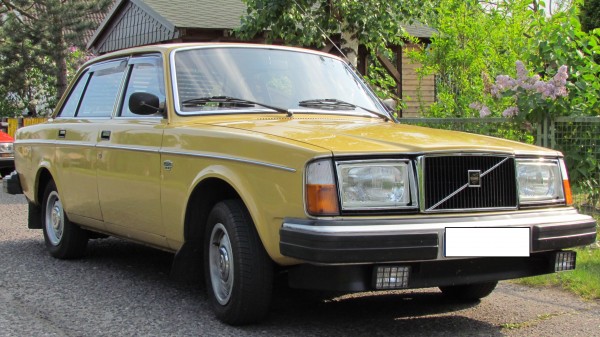 Volvo_244_DLS.jpg