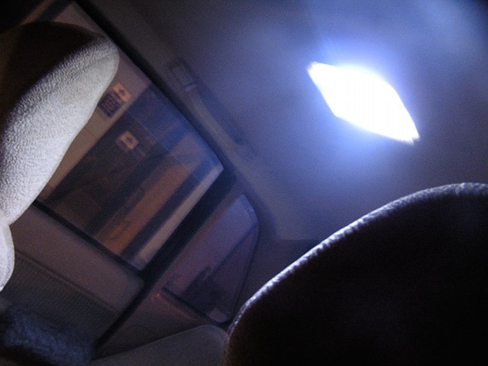 led_light_on_car_on_nighshoot.jpg