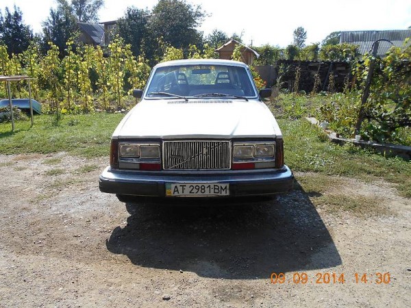 volvo_245__167500489fx.jpg