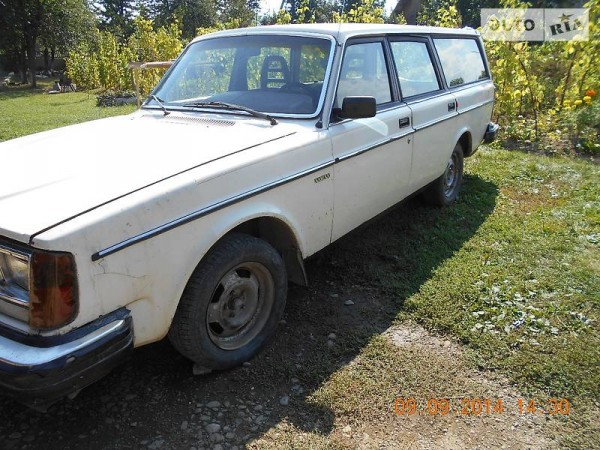 volvo_245__167500093fx.jpg