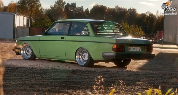 volvo_242_lindgren__16.jpg