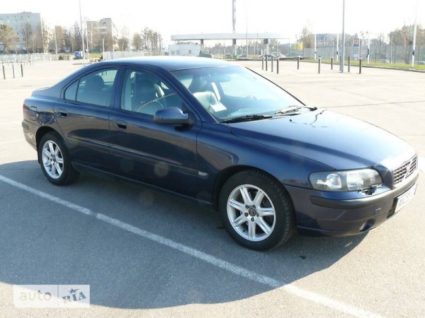 volvo_s60__103051165fx.jpg