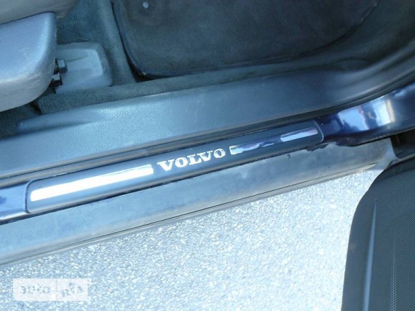 volvo_s60__103051274fx.jpg