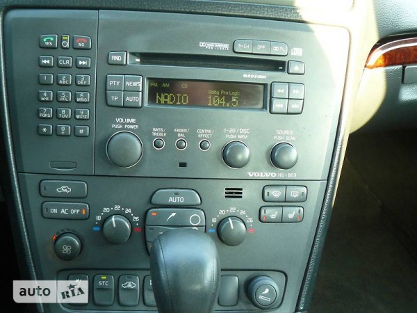volvo_s60__103051429fx.jpg