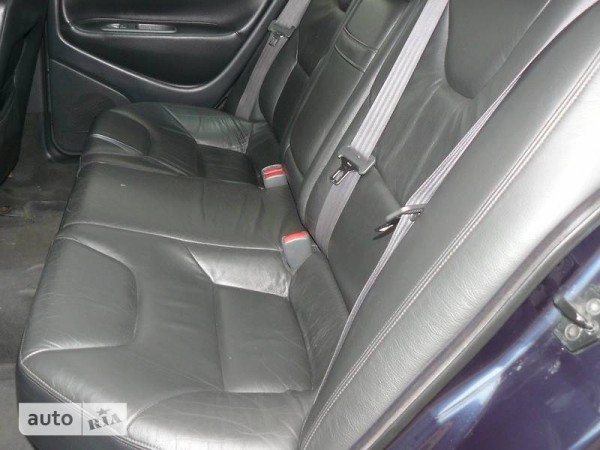 volvo_s60__103877304fx.jpg
